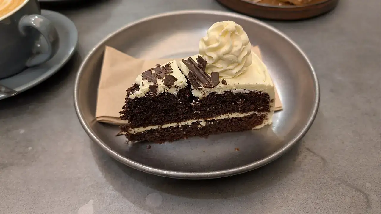 Chocolate cake with cream